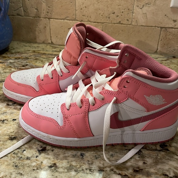 Girls Pink Air Jordans - Picture 3 of 6